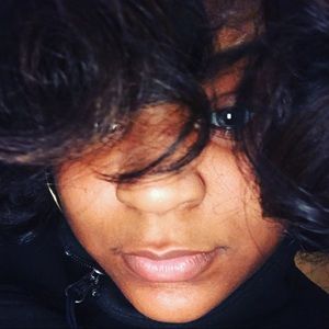 Meet your Posher, Amara